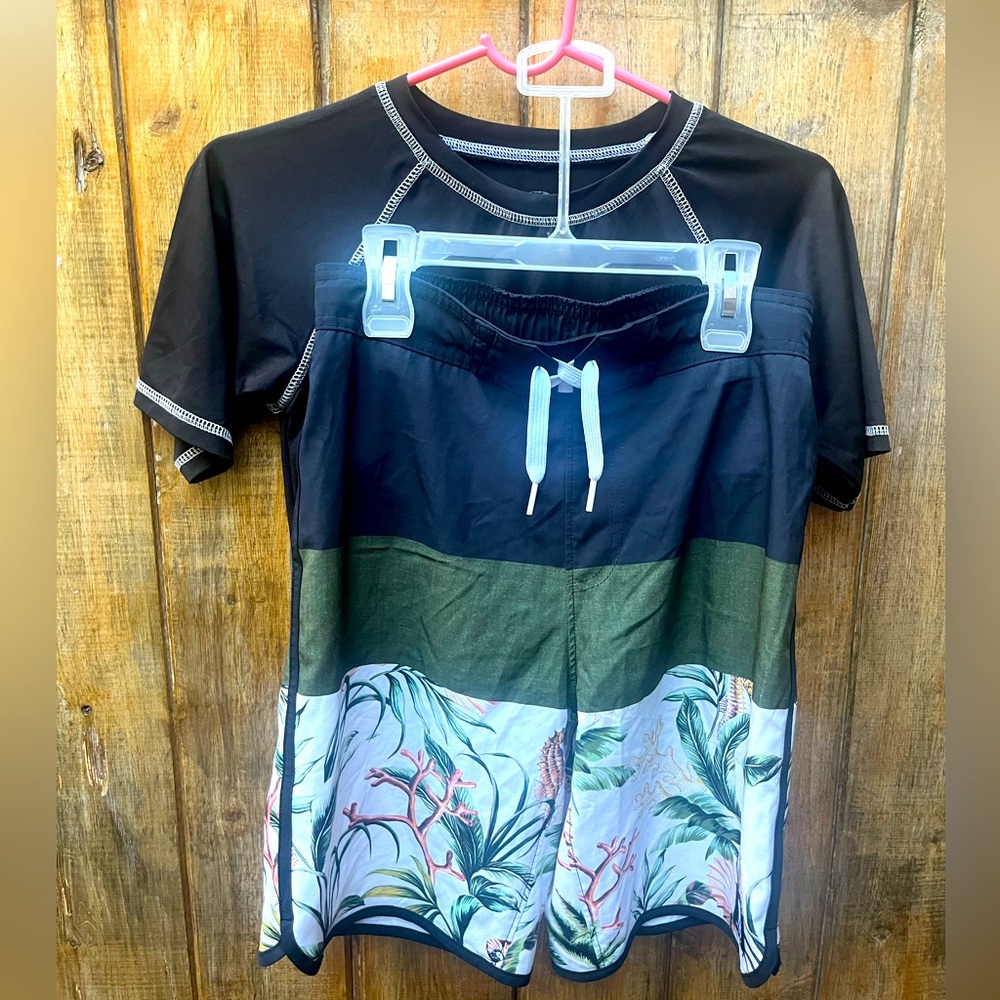 Rashguard & Swimshorts
